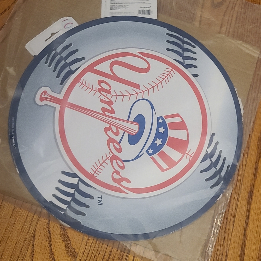 New York Yankees Round Paper Cutout - 12" - set of 6